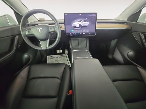 Used 2022 Tesla Model Y Performance image 10