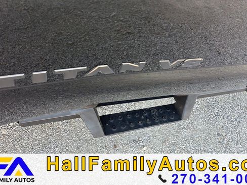 Used 2018 Nissan Titan SV w/ SV Convenience Package image 20