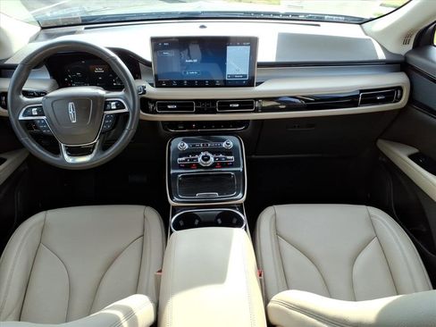 Certified 2022 Lincoln Nautilus AWD w/ Premium Package image 17