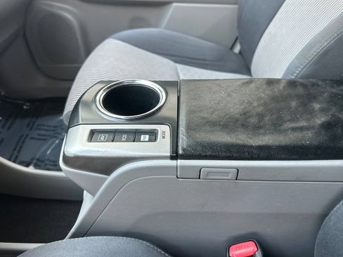 Used 2017 Toyota Prius V Three FWD image 26