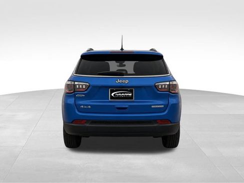 Used 2024 Jeep Compass Latitude AWD/4WD image 6
