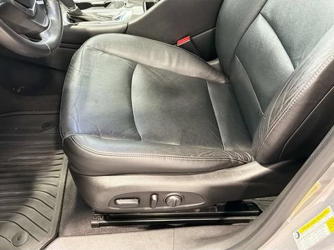 Used 2017 Chevrolet Malibu LT w/ Leather Package FWD image 19