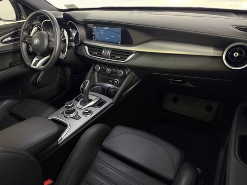 Used 2023 Alfa Romeo Stelvio Veloce AWD/4WD image 13
