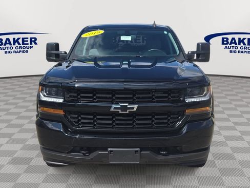 Used 2018 Chevrolet Silverado 1500 Custom w/ Custom Value Package AWD/4WD image 9