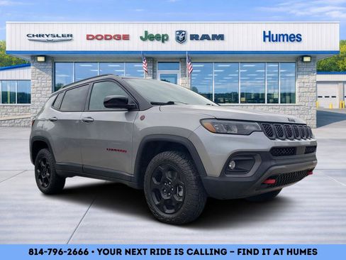 Used 2023 Jeep Compass Trailhawk w/ Trailhawk Convenience Group AWD/4WD image 1
