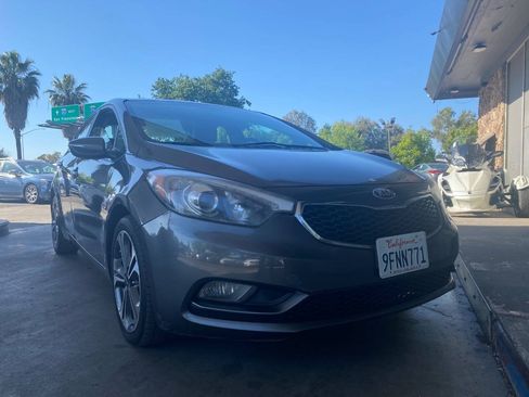 Used 2014 Kia Forte EX w/ Premium Package FWD image 6