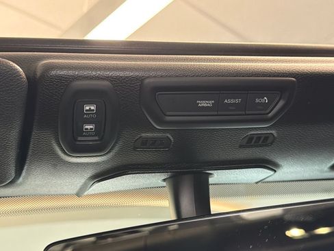 Used 2020 Jeep Wrangler Unlimited Sahara AWD/4WD image 27