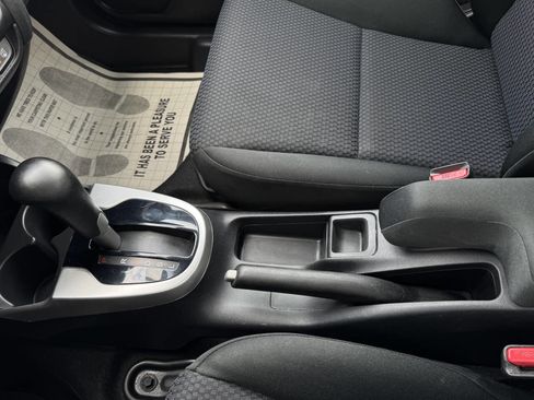 Used 2019 Honda Fit LX image 18