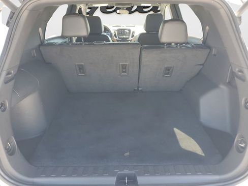 Used 2023 Chevrolet Equinox Premier image 12