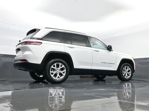 Used 2022 Jeep Grand Cherokee Limited AWD/4WD image 26