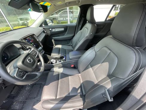 Used 2025 Volvo XC40 B5 Plus AWD/4WD image 21