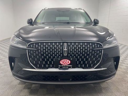 New 2026 Lincoln Aviator AWD image 3