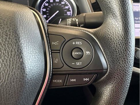 Used 2019 Toyota Camry LE image 18