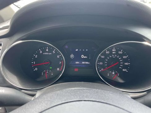 Used 2018 Kia Sedona LX w/ LX Essentials Premium Package FWD image 19