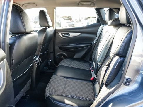 Used 2020 Nissan Rogue Sport SV w/ Technology Package FWD image 17