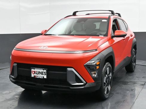 Used 2025 Hyundai Kona SEL image 6