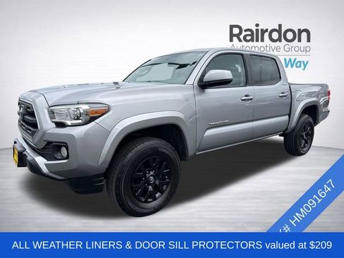 Used 2017 Toyota Tacoma SR5 w/ Tow Package image 3