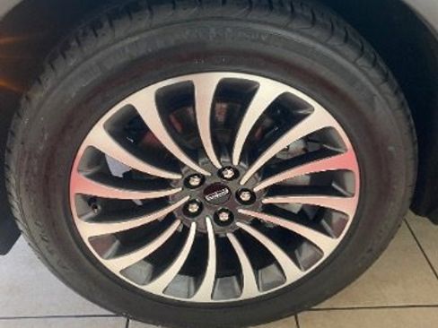 Used 2020 Lincoln Aviator Reserve w/ Elements Package Plus image 37