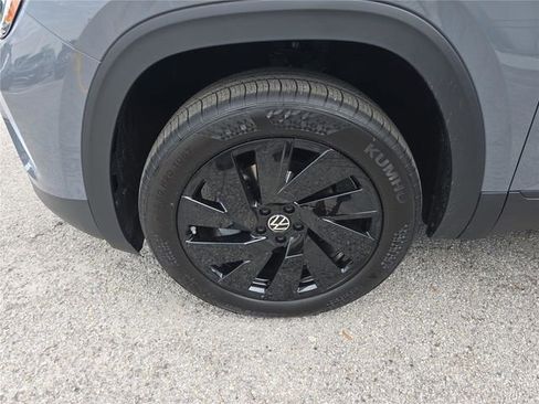 New 2026 Volkswagen Atlas SE image 9