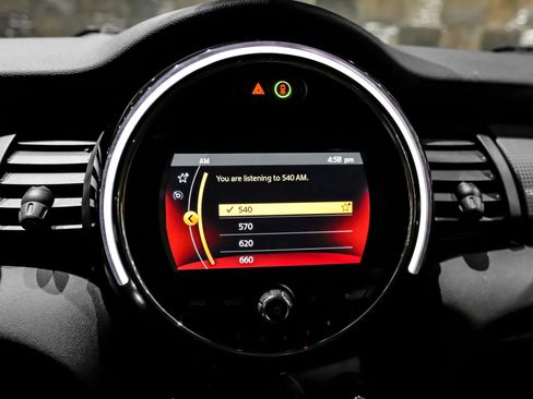 Used 2021 MINI Cooper 2-Door Hardtop image 22