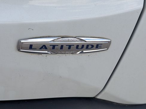 Used 2021 Jeep Renegade Latitude FWD image 6