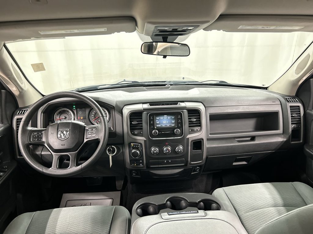Used 2018 RAM 1500 Express w/ Black Ram 1500 Express Group AWD/4WD image 18