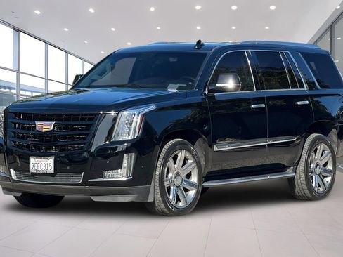 Used 2019 Cadillac Escalade Premium Luxury AWD/4WD image 8