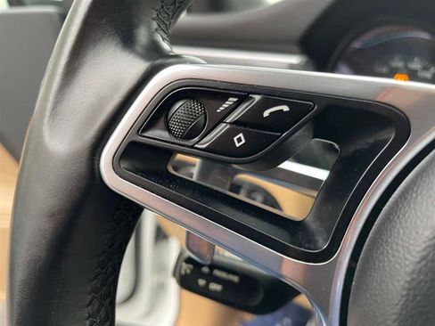 Used 2018 Porsche Macan S image 13