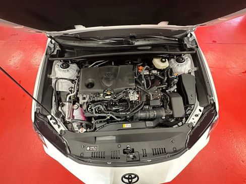 Certified 2025 Toyota Camry SE image 9