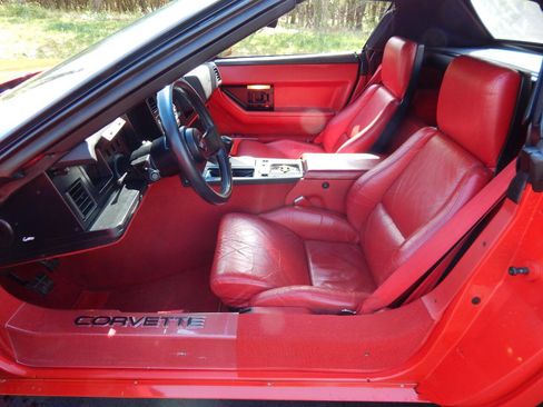 Used 1988 Chevrolet Corvette Convertible RWD image 18