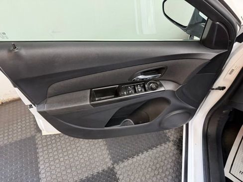 Used 2014 Chevrolet Cruze LT image 20