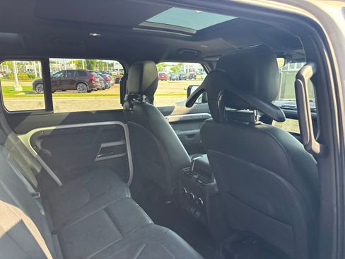 Used 2023 Land Rover Defender 110 SE AWD/4WD image 12