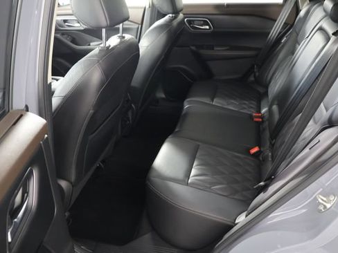 Used 2022 Nissan Rogue Platinum w/ Head-Up Display Package image 21