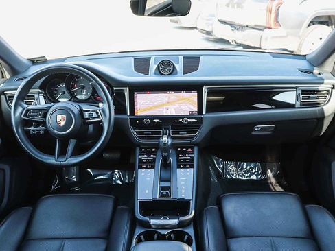 Used 2023 Porsche Macan image 14