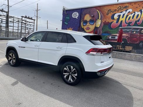 Used 2026 Volkswagen Atlas Cross Sport SE AWD/4WD image 3