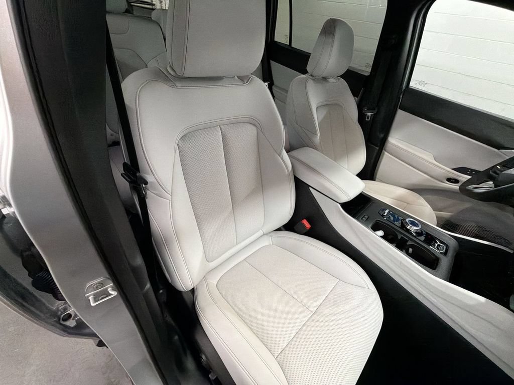 Used 2026 Jeep Cherokee Limited AWD/4WD image 26