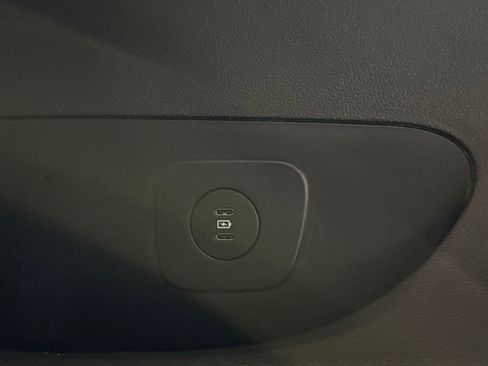 Used 2025 Ford Explorer Active w/ Active Comfort Package image 40