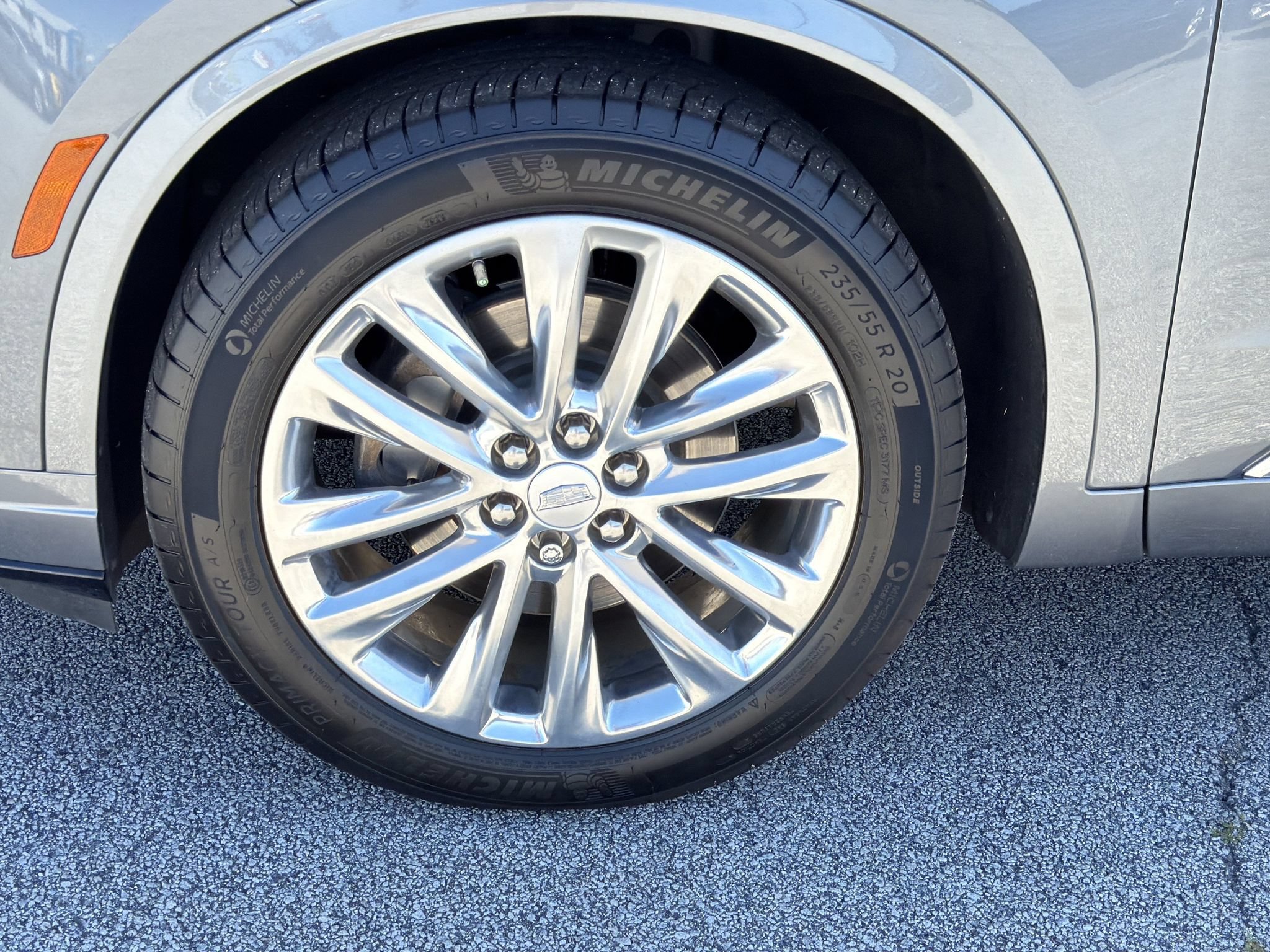 Used 2020 Cadillac XT6 Premium Luxury FWD image 30