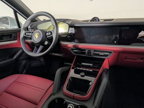 New 2026 Porsche Cayenne Coupe AWD/4WD image 22
