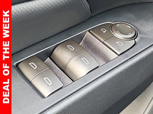 New 2026 Chevrolet Equinox EV LT image 28