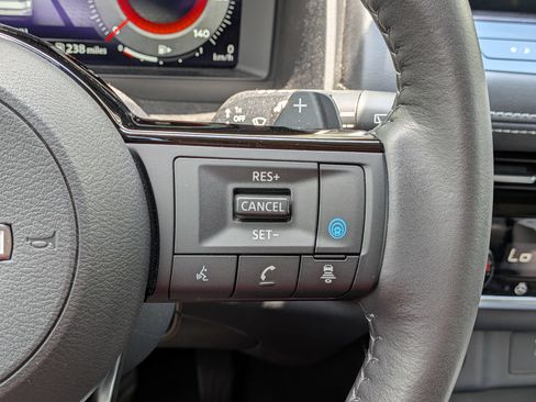 Used 2024 Nissan Rogue Platinum AWD/4WD image 9