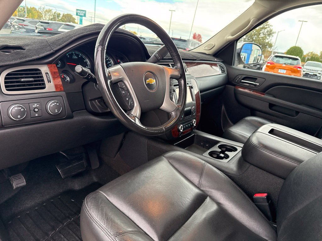 Used 2012 Chevrolet Avalanche LTZ AWD/4WD image 29