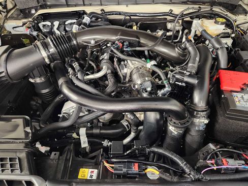 Used 2025 Ford Bronco Raptor AWD/4WD image 32