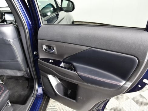 Used 2020 Mitsubishi Outlander LE AWD/4WD image 43