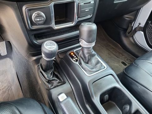 Used 2022 Jeep Wrangler Unlimited Sport AWD/4WD image 21