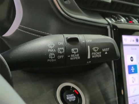 Certified 2023 Jeep Grand Cherokee L Overland image 28