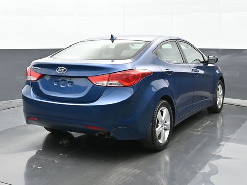 Used 2013 Hyundai Elantra GLS w/ Preferred Pkg FWD image 4