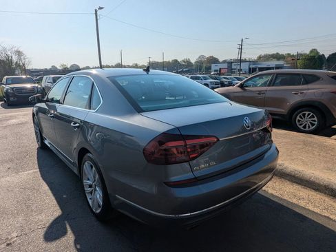 Used 2017 Volkswagen Passat 1.8T SEL Premium FWD image 5