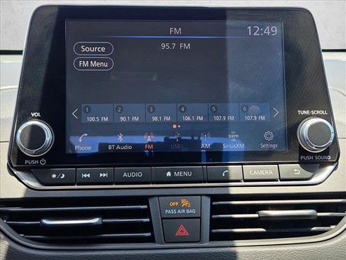 Used 2022 Nissan Altima 2.5 SR FWD image 11