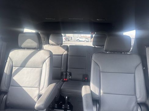 Used 2024 Chevrolet Tahoe Z71 image 11